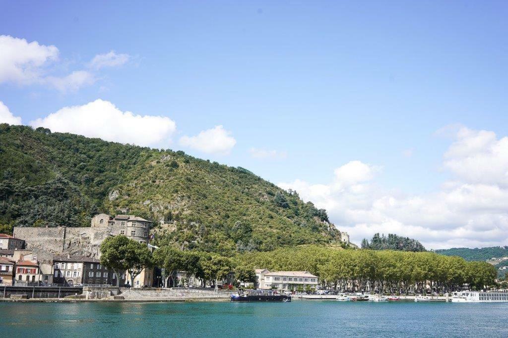 Hotel Les Deux Coteaux Tain-lʼHermitage Kültér fotó